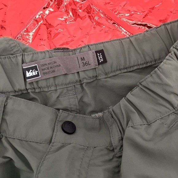 REI Men's Cargo Convertible Hiking Green Outdoor Pants UPF 50 Size M 36L - Picture 3 of 16